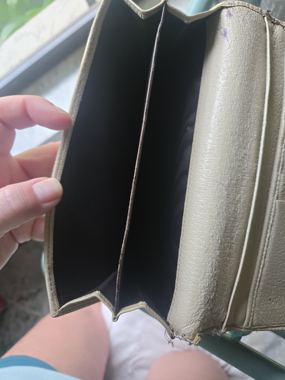 Gucci Brown Monogram Continental Wallet - Picture 7 of 10